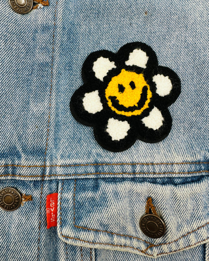 Aufbügelbarer Aufnäher – Flauschiges Blumen-Smiley II