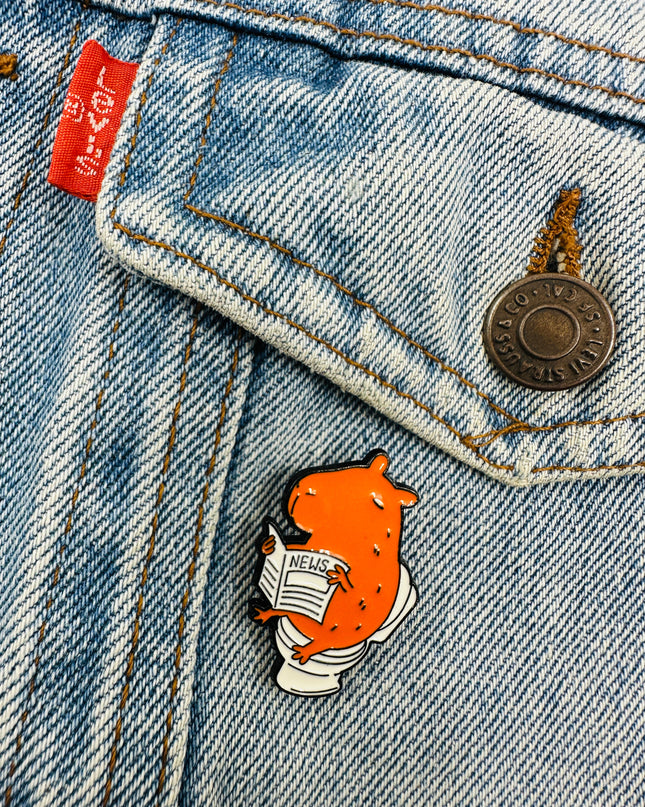 Capybara IX Anstecknadel | Weihnachtspyjamas und Accessoires für die ganze Familie