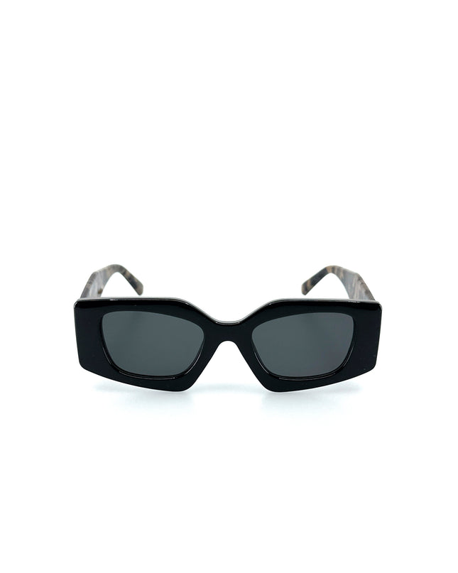 Schwarzer Retro-Kostüm-Look der 80er Jahre