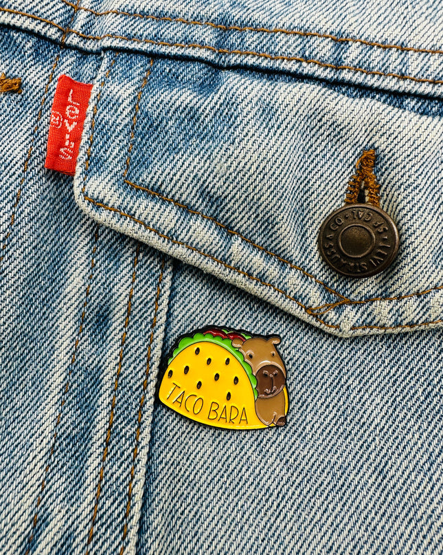 Capybara V-Anstecknadel – Ein entzückendes Accessoire für Tierliebhaber