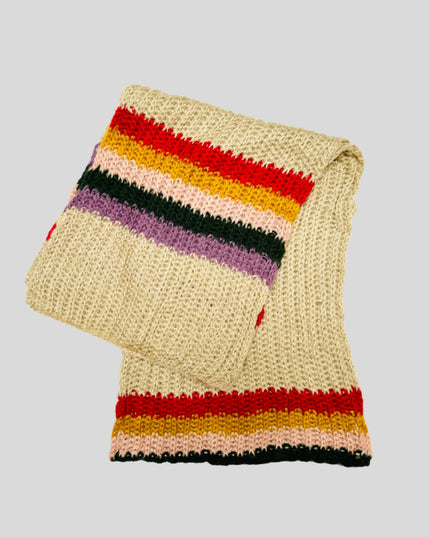 Beigefarbener Strickschal – Accessoires für alle