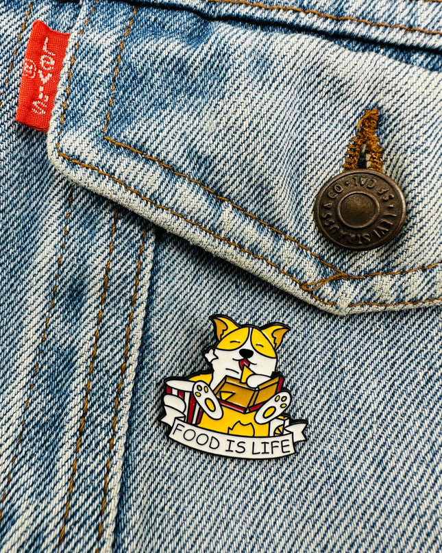 Anstecknadel „Essen ist Leben“ – Verspieltes Accessoire für Feinschmecker