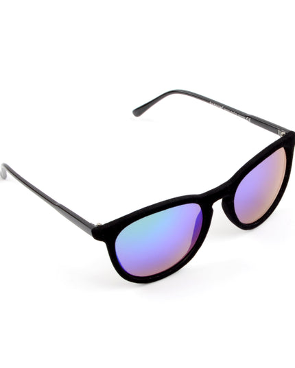 Blaues Plüschaccessoire – weich und trendig