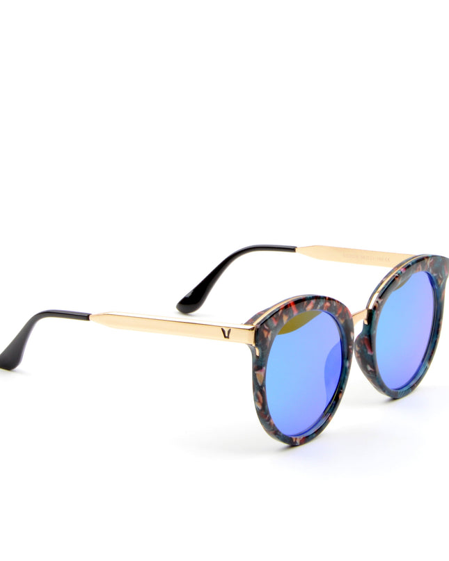 Blaues Oversize-Accessoire – modisch und bequem