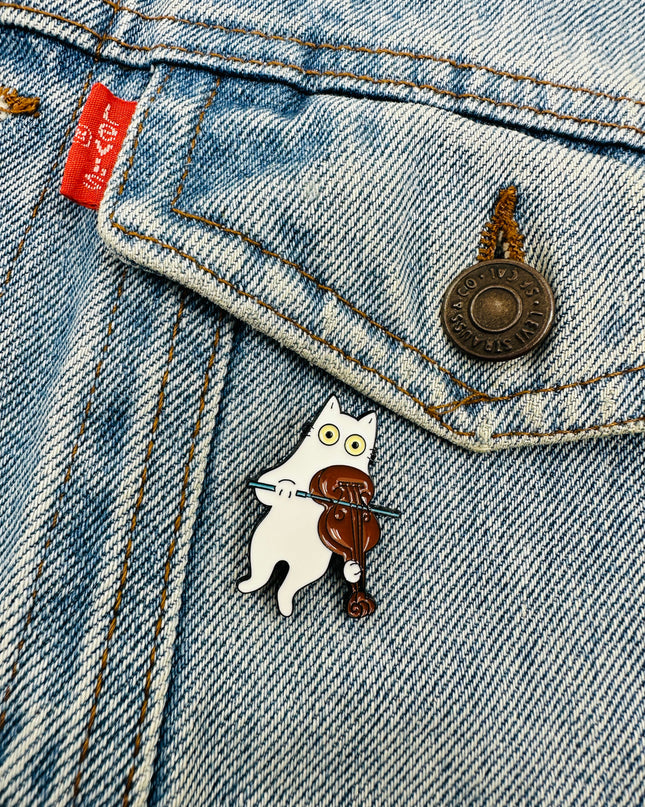 Fiddling Cat Pin for Family Christmas Fun