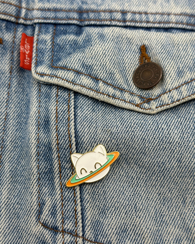 Planet Cat Pin – Kosmisches Accessoire für Katzenliebhaber