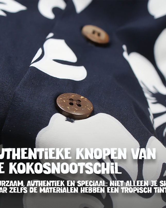 Hawaiihemd mit blauem Blumenmuster