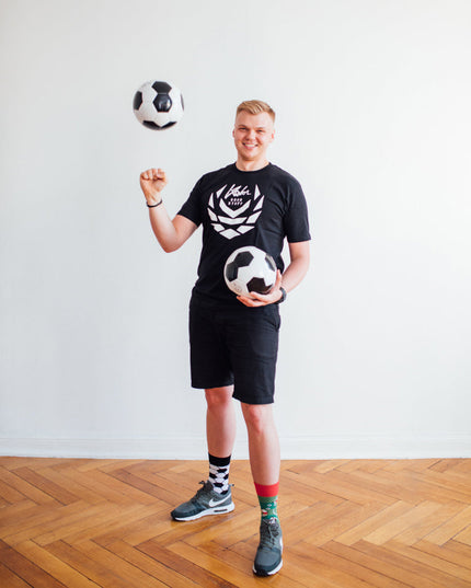 Many Mornings Zokni - Football Fan Fun Socks for Everyone