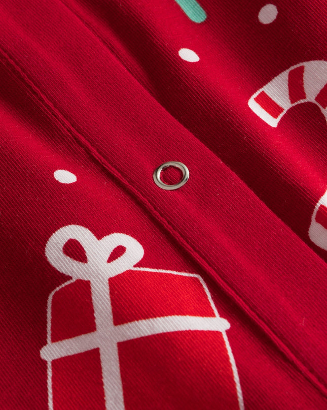 Roter Weihnachtspyjama mit Muster für Kinder