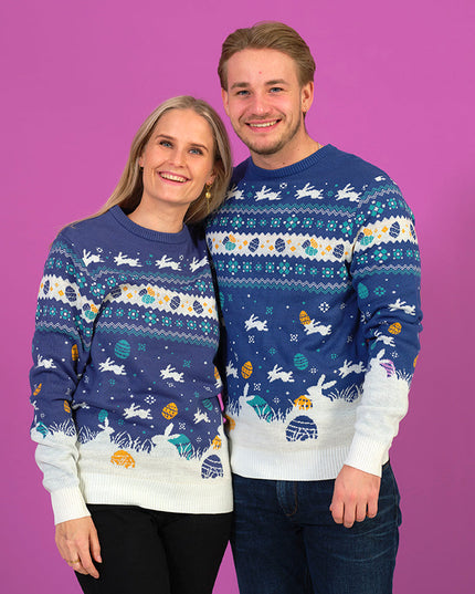 Niedlicher blauer Osterpullover – Damenversion