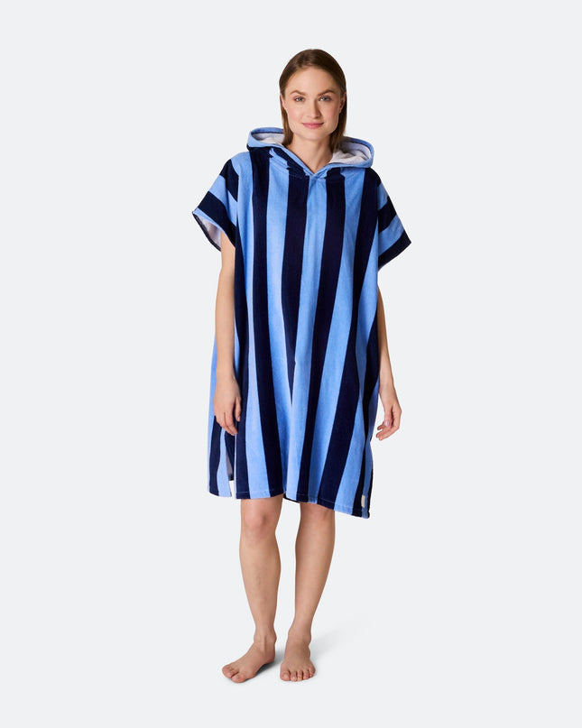 Gestreifter blauer Handtuchponcho