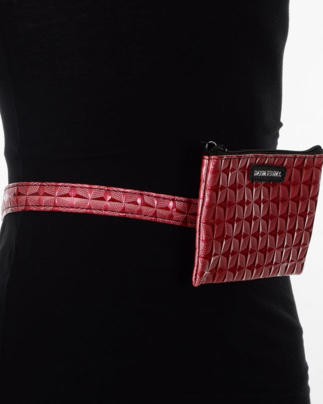 Pinkfarbene Gürteltasche mit geometrischem Muster | Trendige Accessoires für alle