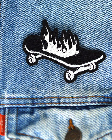 Patch – Feuriges Skateboard