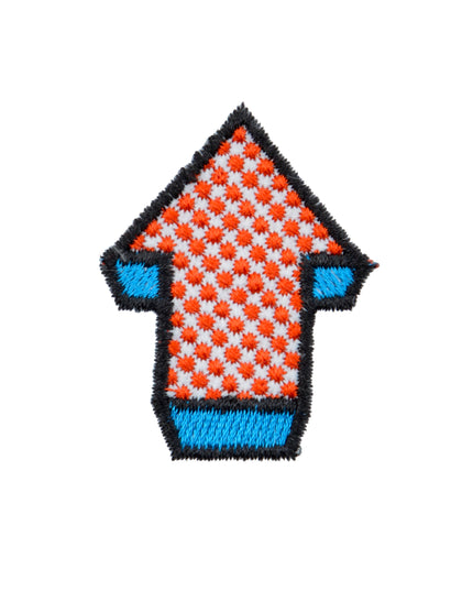 Aufnäher mit rotem Pfeil – Auffällige Dekoration