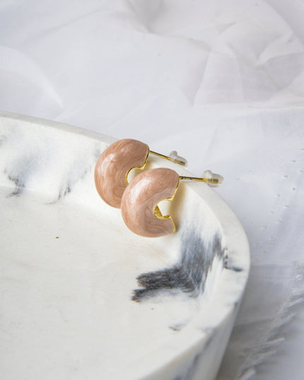 Beige Shell Earrings