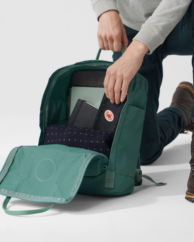 Fjallraven Kanken – Khaki Dust Geschenkbox