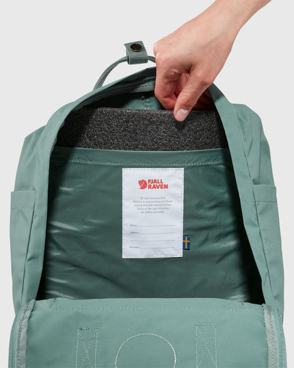 Fjallraven Kanken in Apple Mint