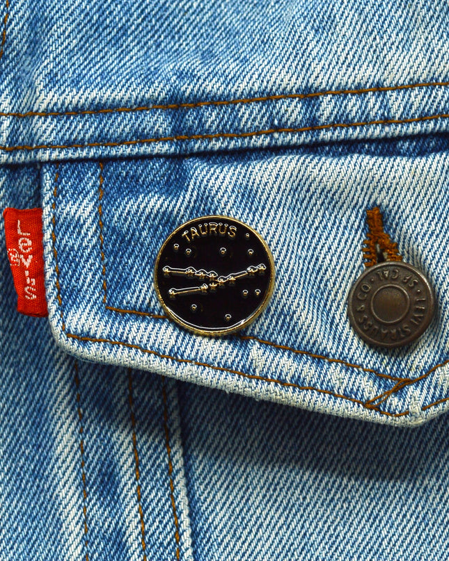 Anstecknadel – Osteraccessoire mit Sternbild Stier