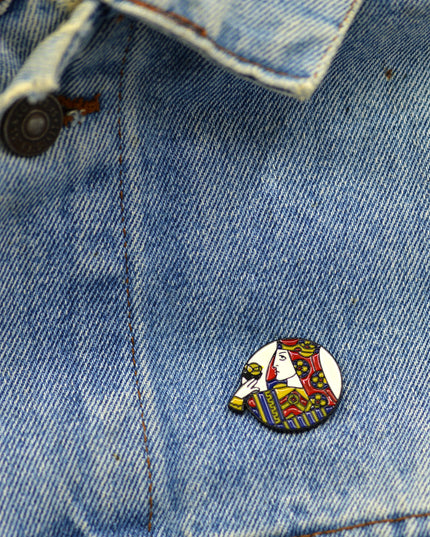 Queen-Abzeichen – Königliches Accessoire für alle