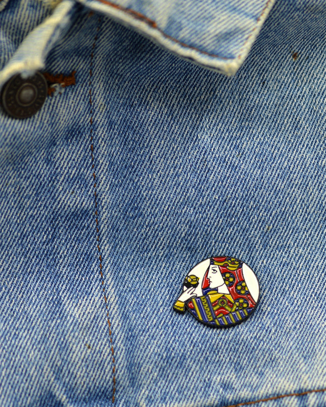 Queen-Abzeichen – Königliches Accessoire für alle