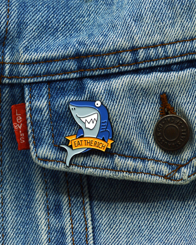 Pin - Aussage „Iss die Reichen“