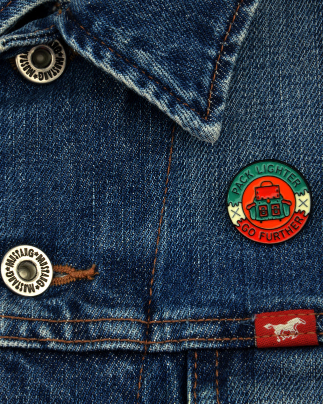 Go Further Pin-Anstecknadel