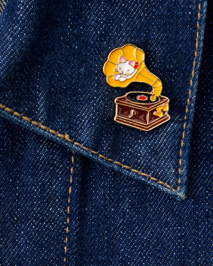 Anstecknadel – Grammophonkatze