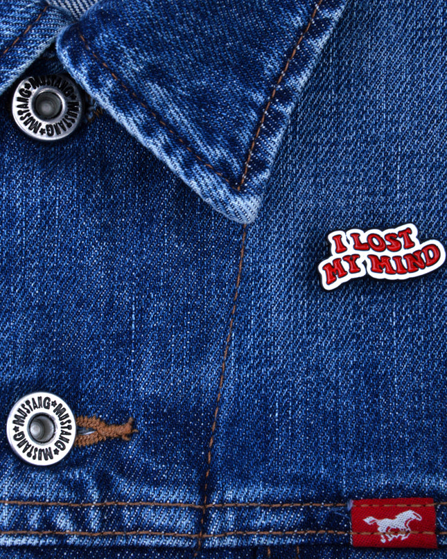 „Ich bin verrückt geworden“-Anstecker – Lustiges und schräges Accessoire