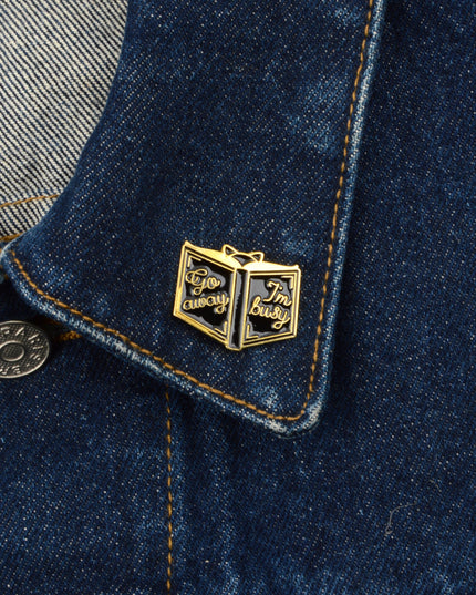 „Geh weg“-Anstecker – Das perfekte Accessoire für Ostern und Halloween