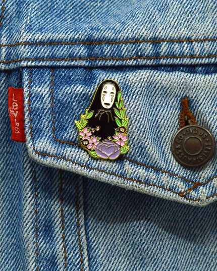 Anstecknadel – Halloween-Kostümaccessoire ohne Gesicht