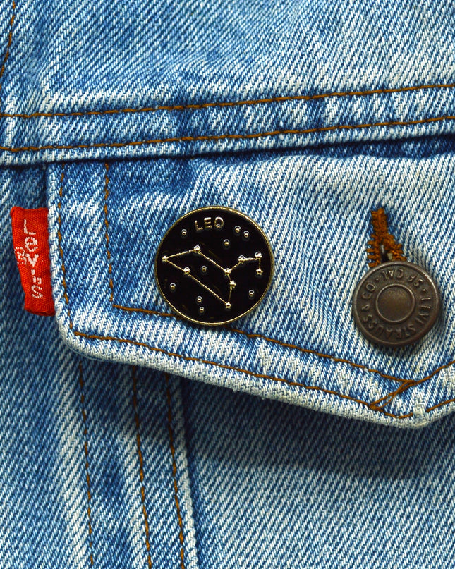 Anstecknadel – Osteraccessoire mit Sternbild Löwe