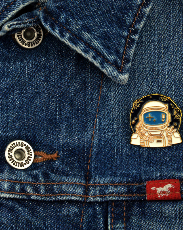 Anstecknadel – Weltraumhelm-Accessoire für Ostern