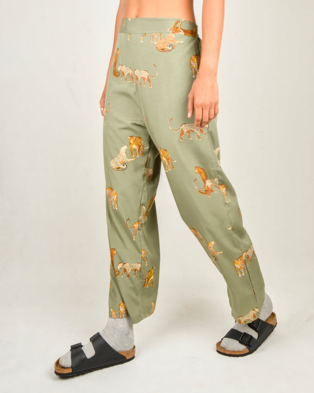 Leopardenhose | Trendige Loungewear für alle