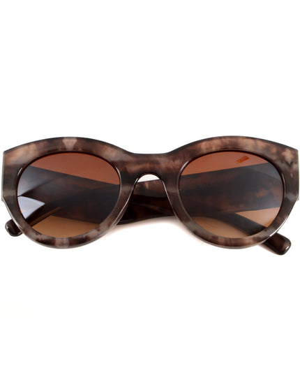 Übergroße braune Accessoires für trendige Outfits