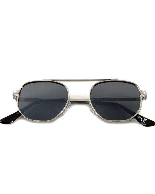 Zubehör aus Metall und Chrom