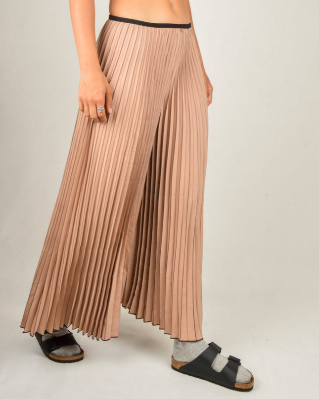 Faltenhose – Beige für kuscheligen Tragekomfort