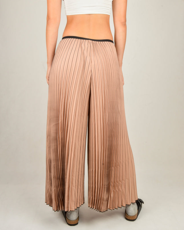 Faltenhose – Beige für kuscheligen Tragekomfort