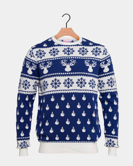 Blauer Weihnachtspullover mit Rentier und Schnee 2023
