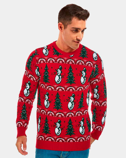 Roter Weihnachtspullover für Paare mit Bäumen und Schneemännern