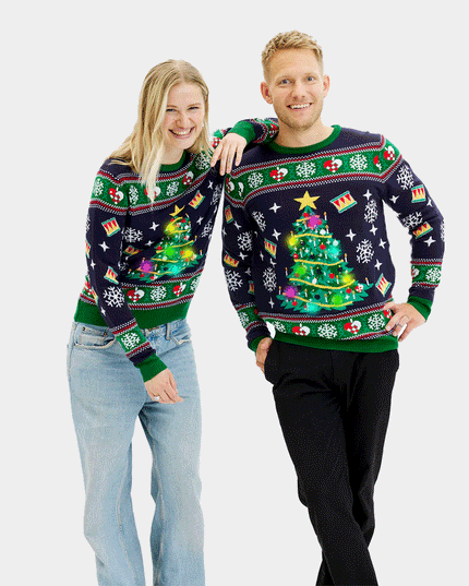 Herren-Weihnachtspullover in Blau mit LED-Beleuchtung und Weihnachtsbaum