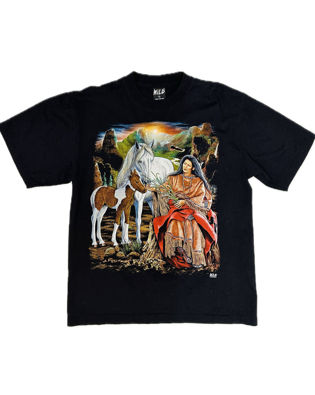 Vintage-T-Shirt mit indischer Frau, die ein Fohlen füttert, für Männer und Frauen